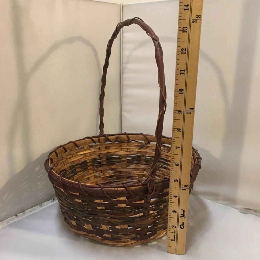Unbranded handcrafted round